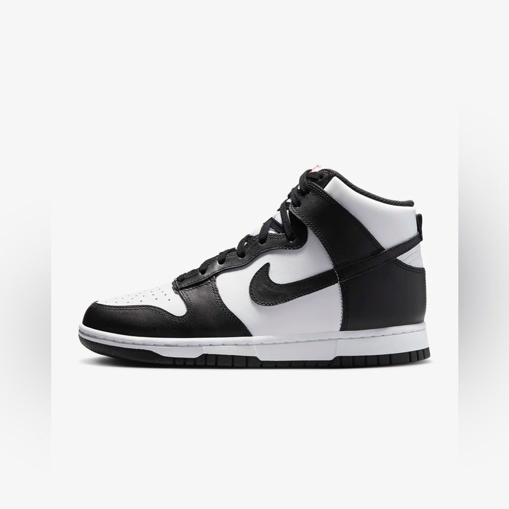 NWOT NIKE high top panda dunks
